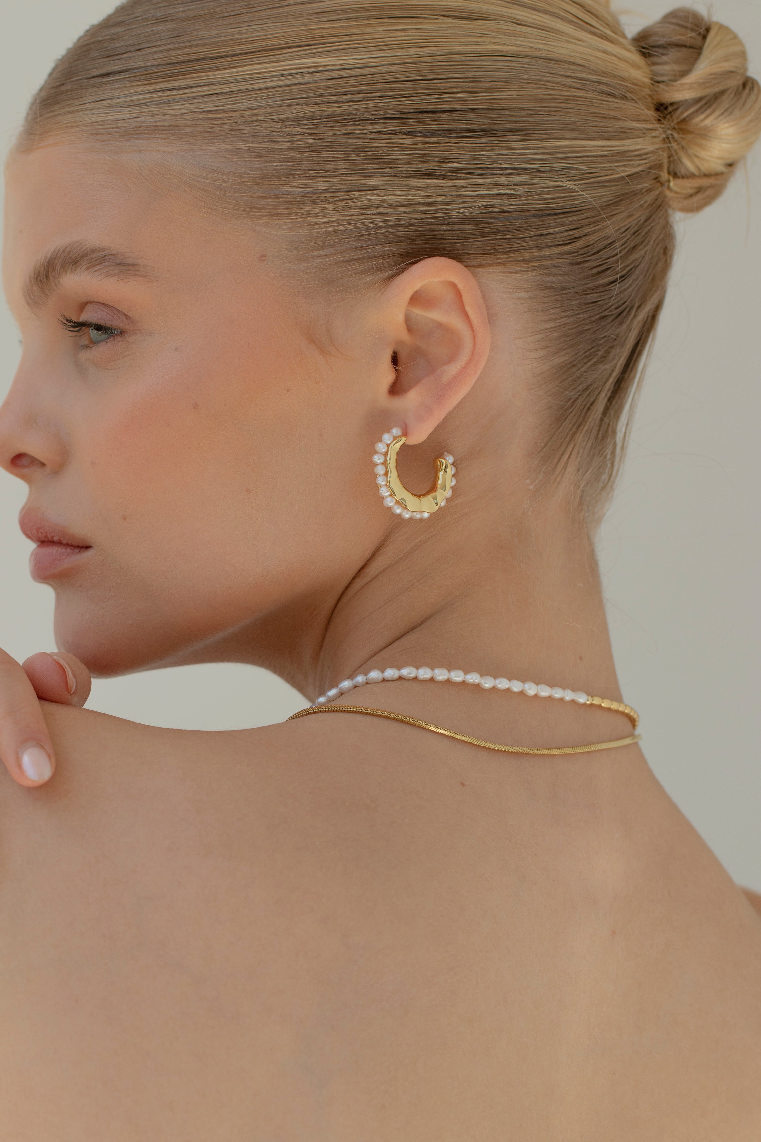 Pearl Scalloped Hoop Earrings