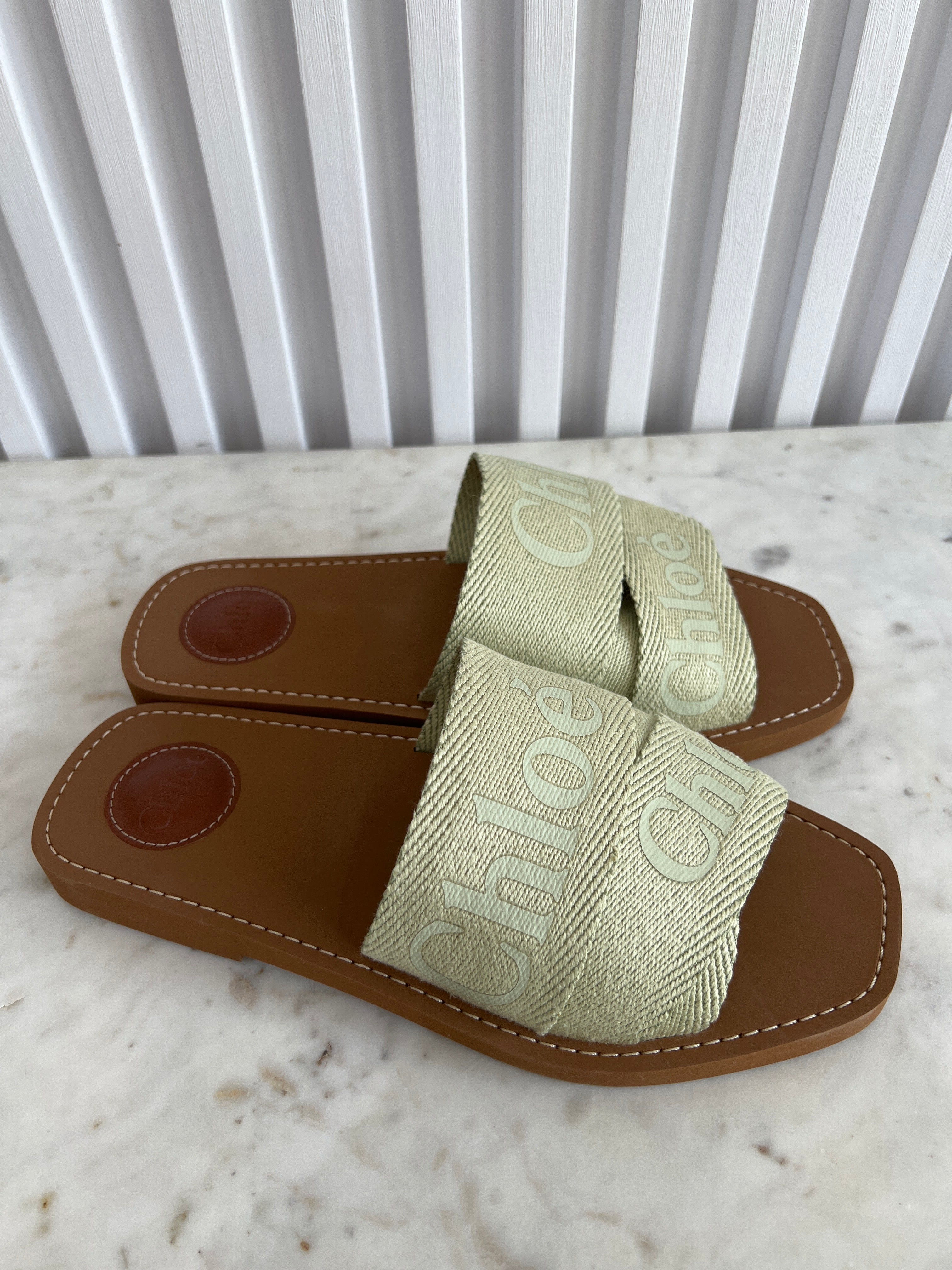 Woody Flat Sandals