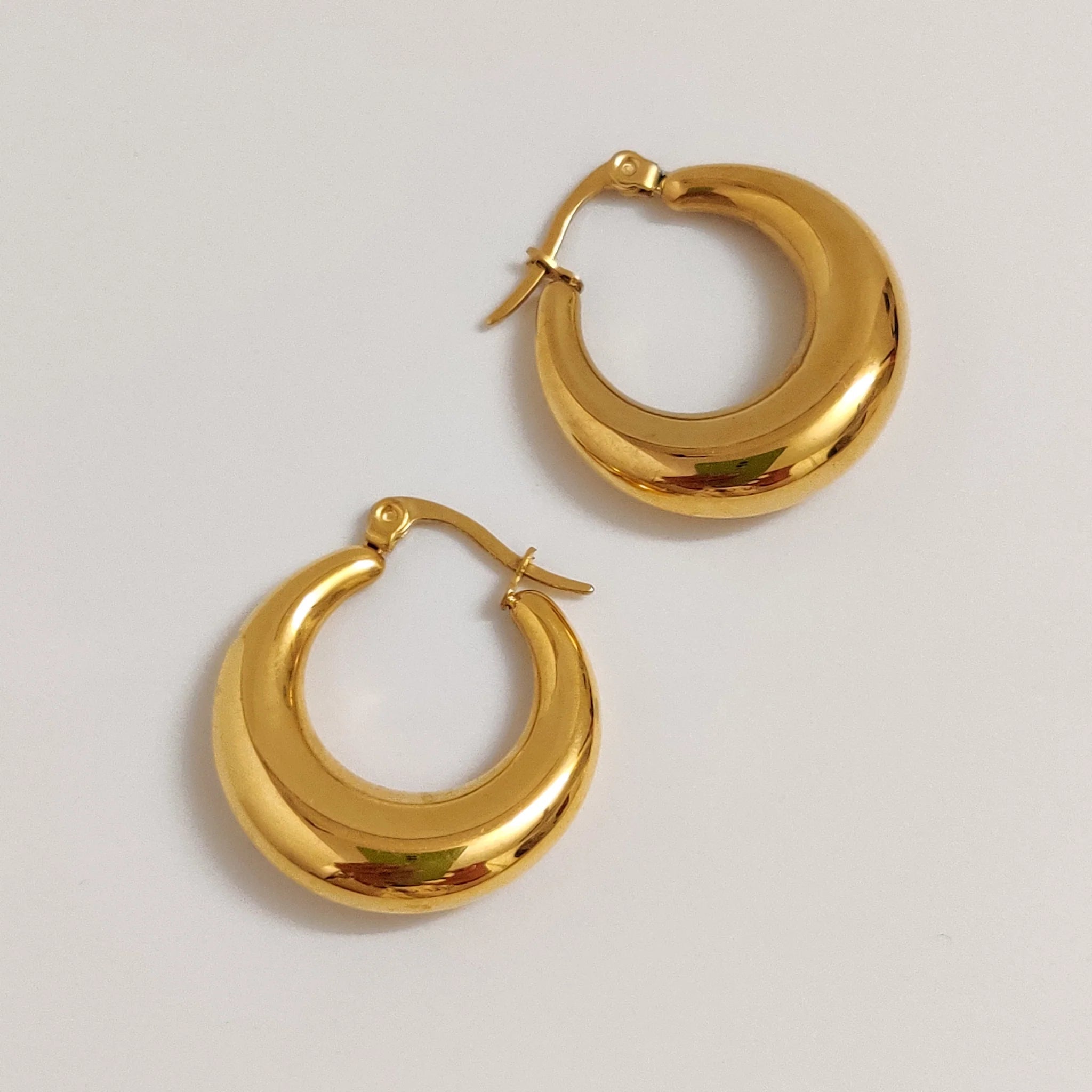 Classic Bold Mini Hoops