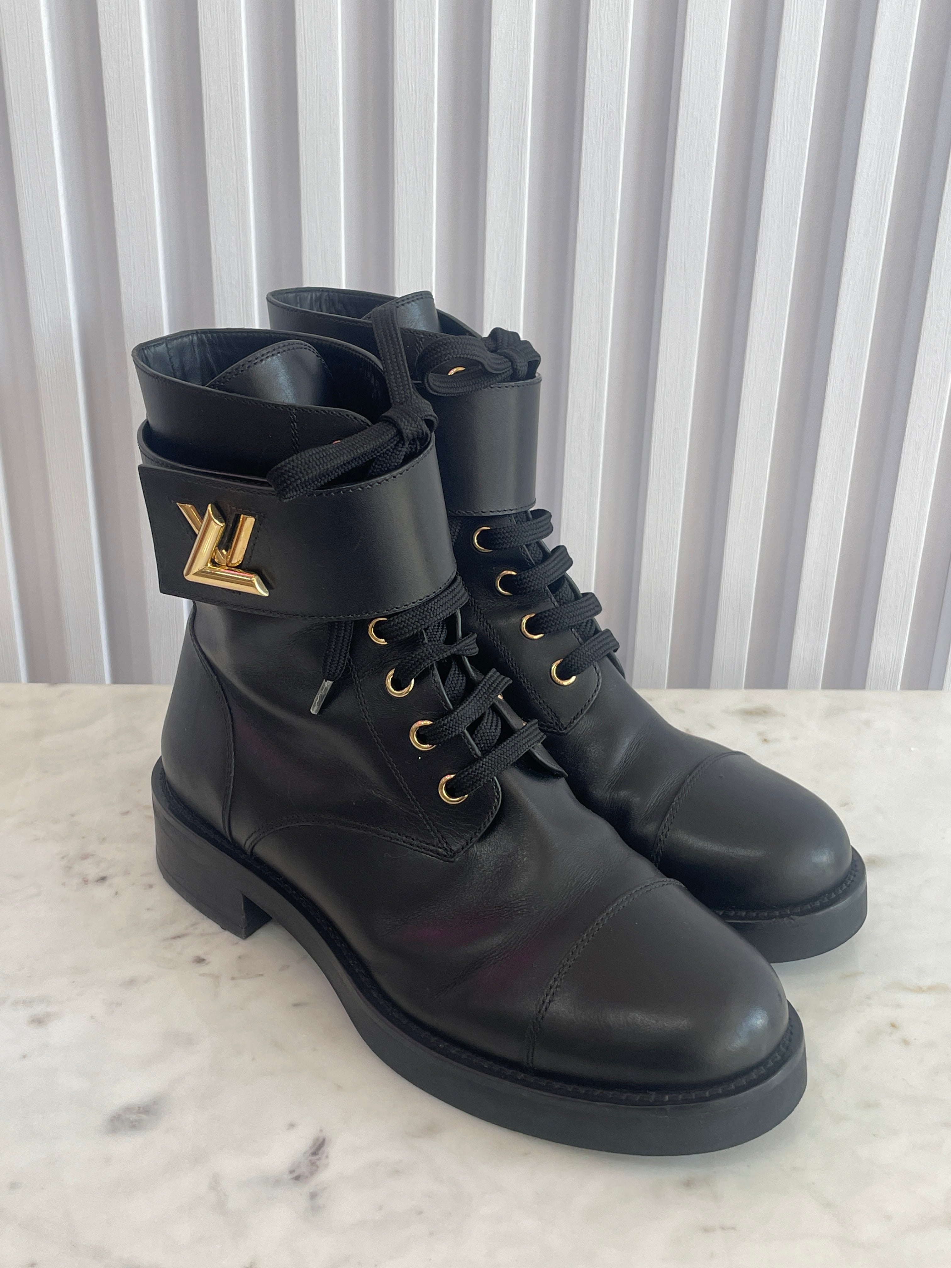 Wonderland Boots