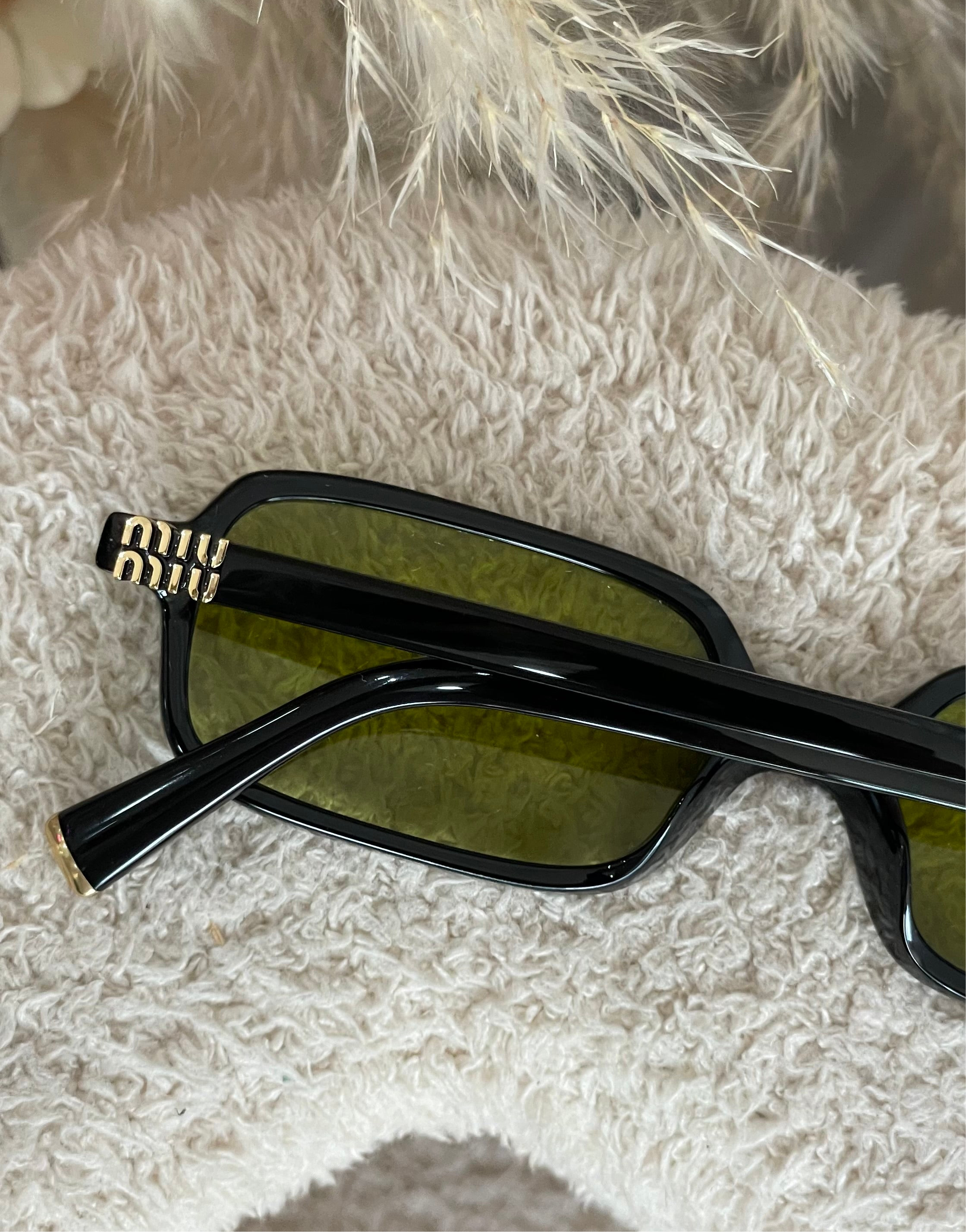 Rectangular Regard Sunglasses